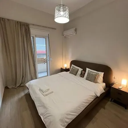 Cozy New Nearby Metro Apartament Atena
