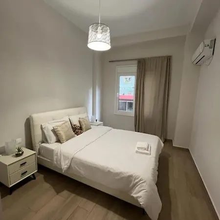 Cozy New Nearby Metro Atena